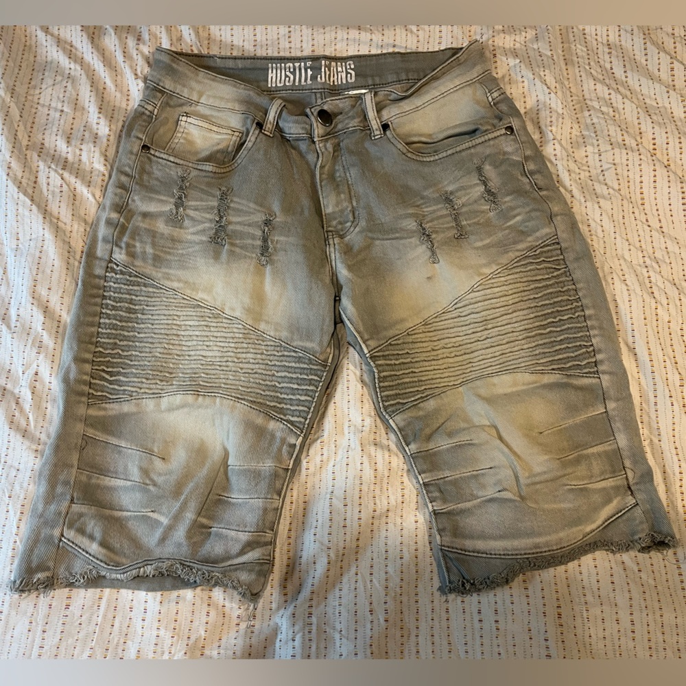 Hustle Jeans Men's Gray Distressed Shorts